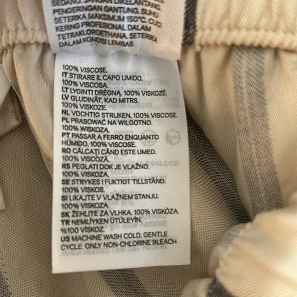 H&M Striped Beige Paperbag Waist Pants size 4 belted - Picture 8 of 8